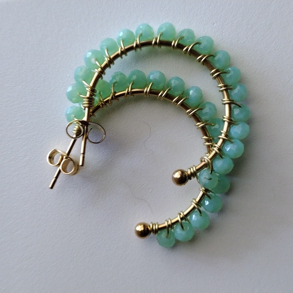 18 KT Gold and Chrysoprase Hoop earrings - Picture 2 of 4